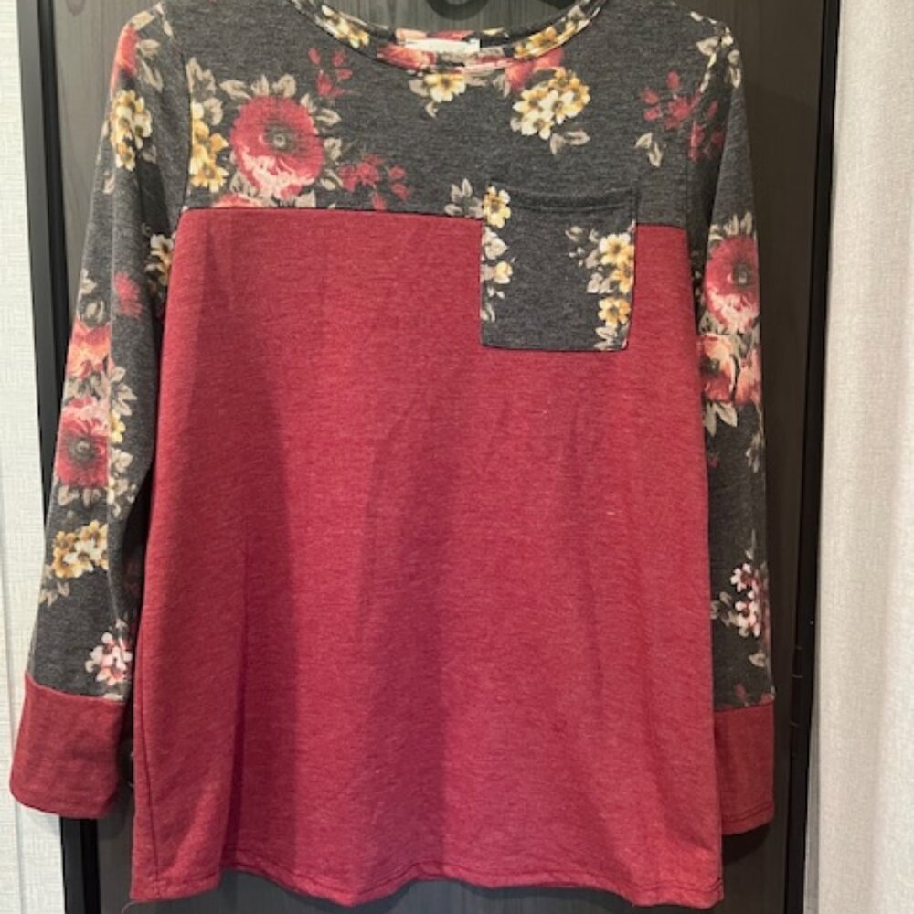 Twelve Months Women's Long Sleeve Floral and Burgundy Top Size Small